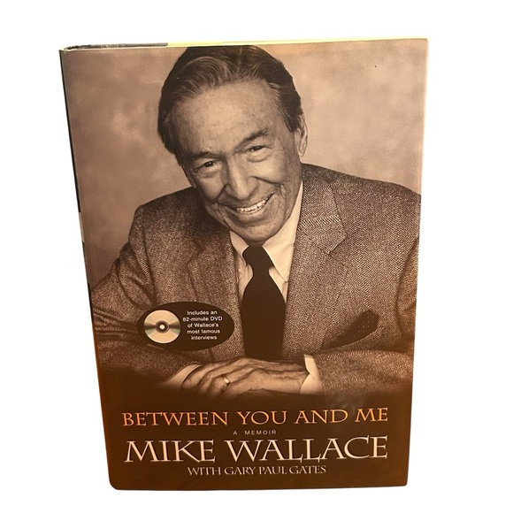 First Edition First Printing Between You and Me: A Memoir by Mike Wallace & DVD - Picture 1 of 12